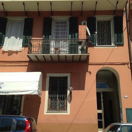 Casa Vacanza "Marina San Giuseppe" Apartment Ventimiglia Bagian luar foto
