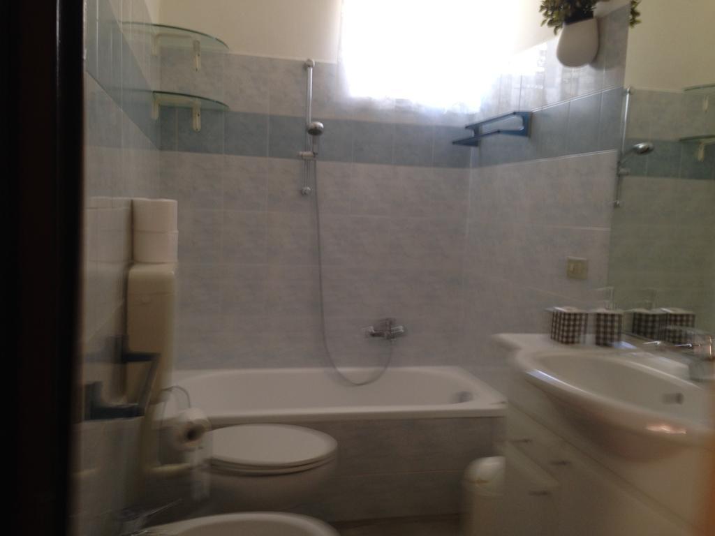 Casa Vacanza "Marina San Giuseppe" Apartment Ventimiglia Bagian luar foto