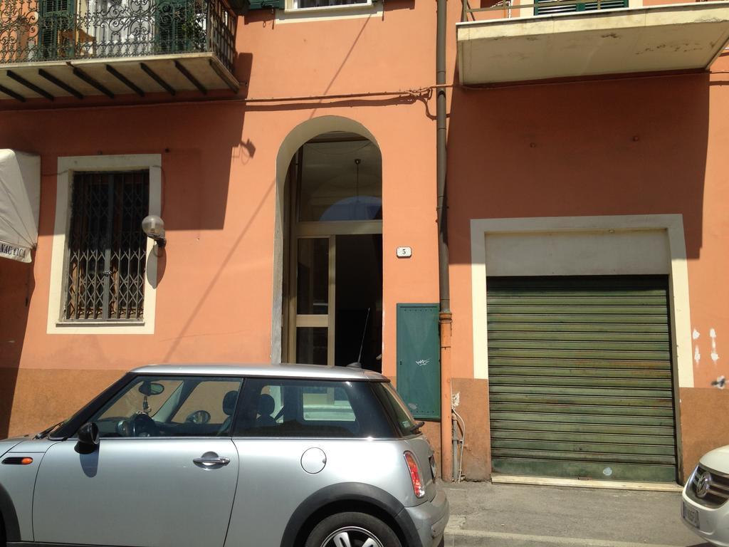 Casa Vacanza "Marina San Giuseppe" Apartment Ventimiglia Bagian luar foto